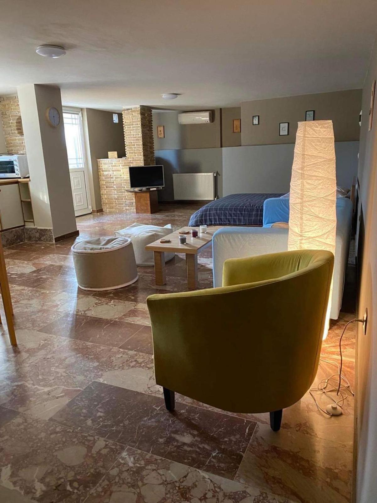 Zoes Place Apartment อาร์เตมีดา ภายนอก รูปภาพ